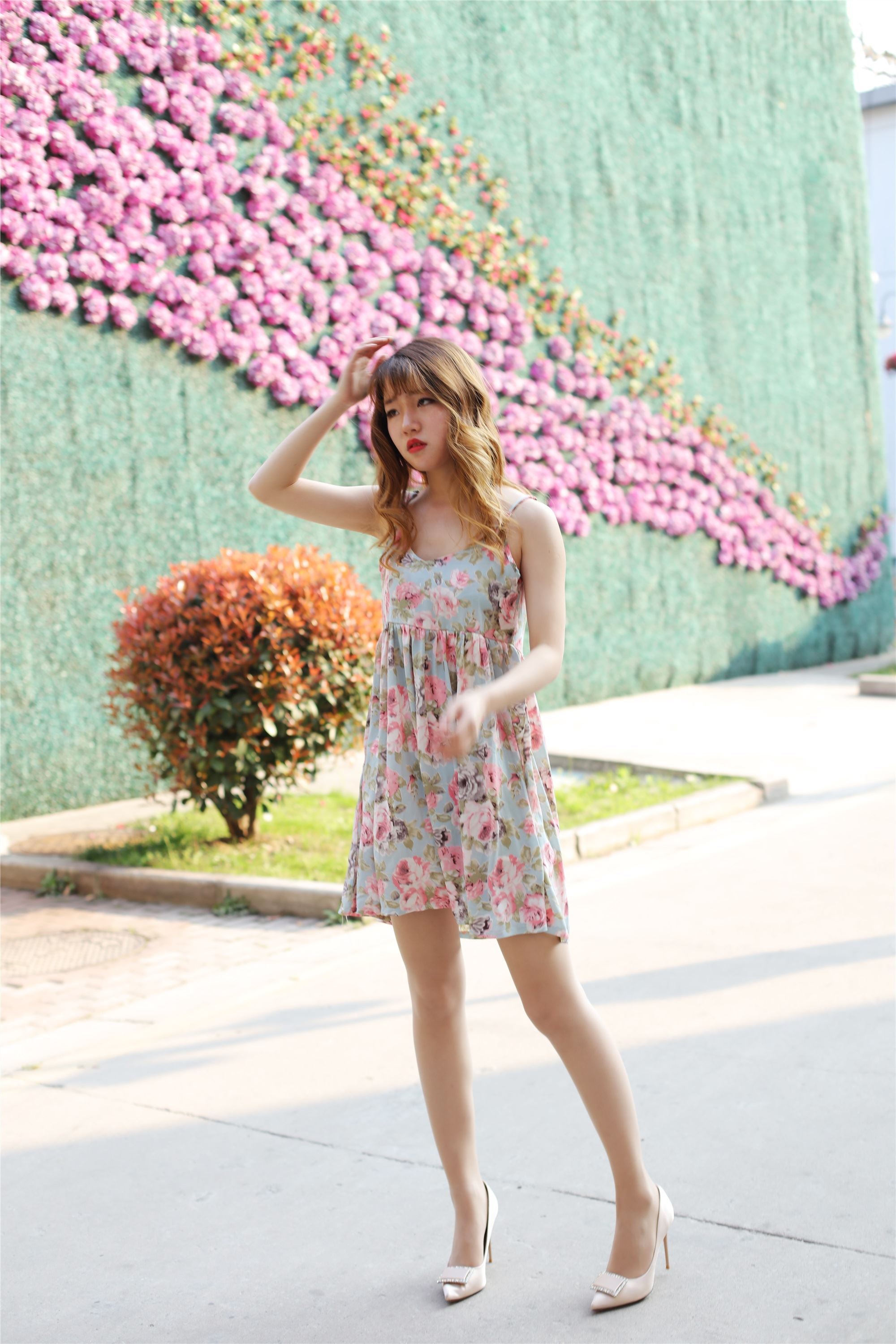 奈丝写真 NO.076 高高-花朵儿吊带裙